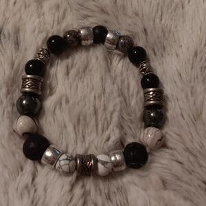 Stylish Beaded Bracelet with Silver Details